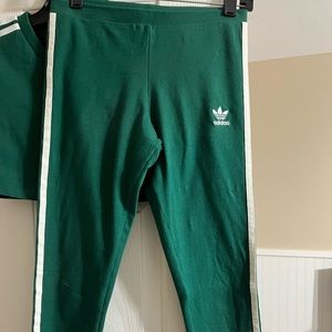 Adidas Essential 3 Stripe Leggings Women S With crop top. Green n white